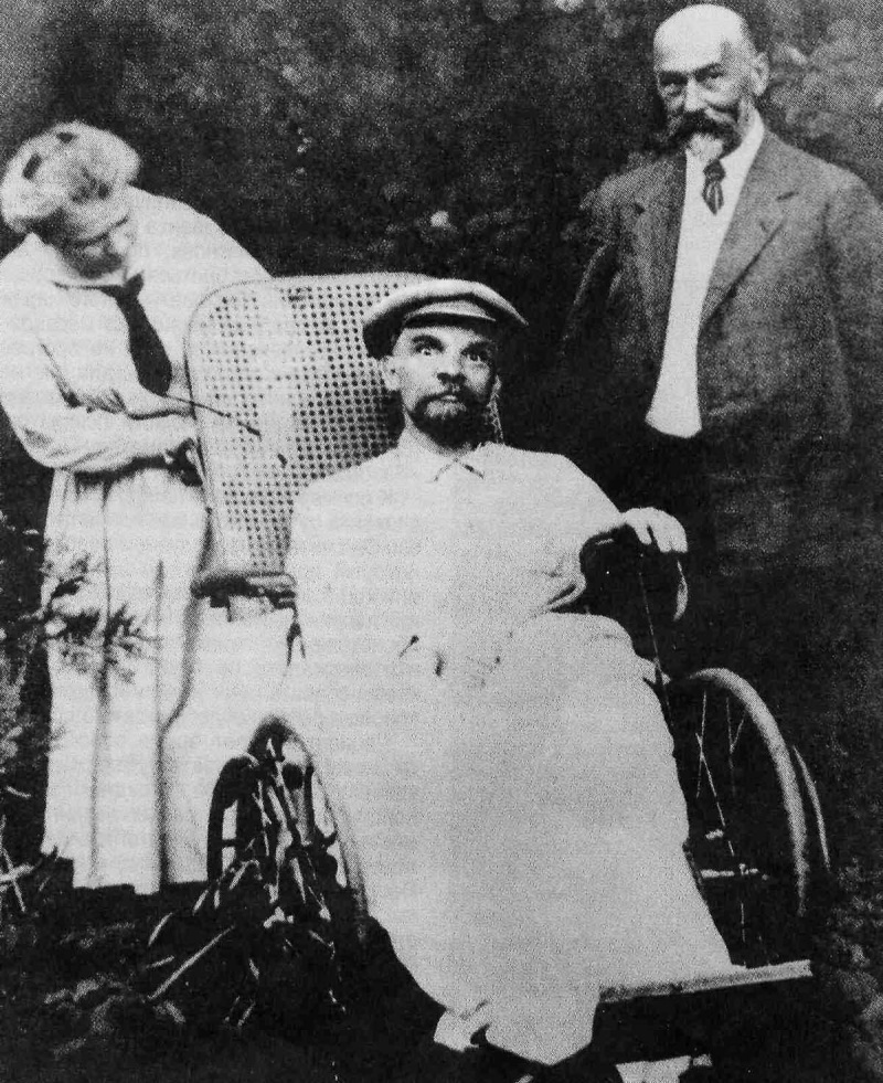 Lenin ammalato a Gorki nel 1923