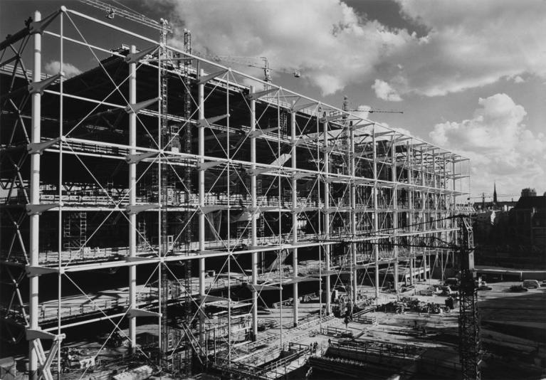 Il Centre Pompidou in costruzione. Parigi.