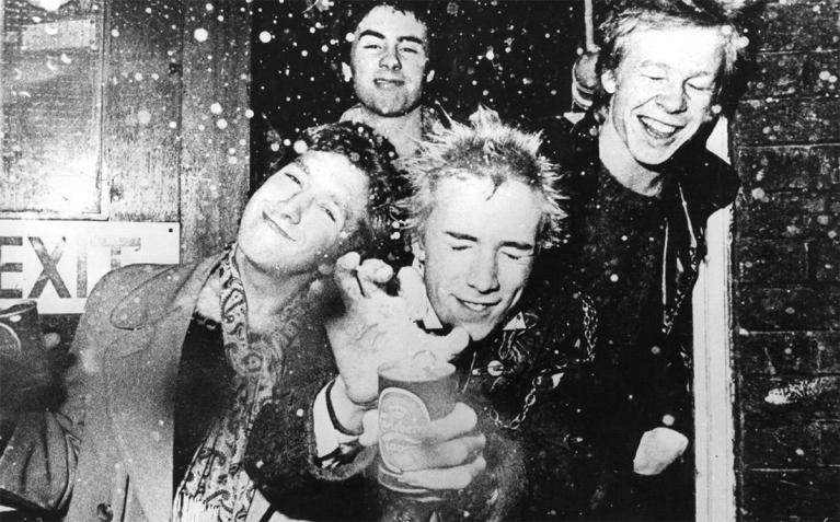The Sex Pistols fotografati nel 1976. Foto di Peter Vernon. Archivio EMI