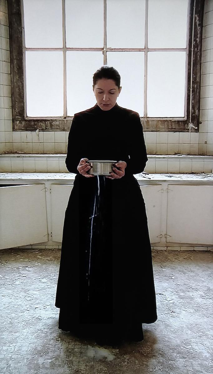 Opera video The Kitchen V, Carrying the Milk, della serie The Kitchen, Homage to Saint Therese.