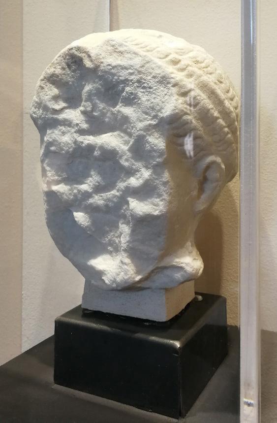 Ritratto femminile scalpellato (Plautilla?), inizio del III secolo d.C. Roma, Parco Archeologico del Colosseo, Antiquarium Palatino.