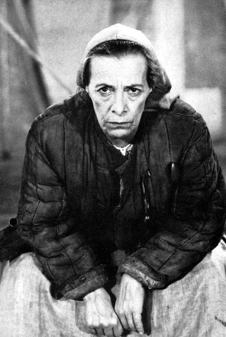 Helene Weigel.