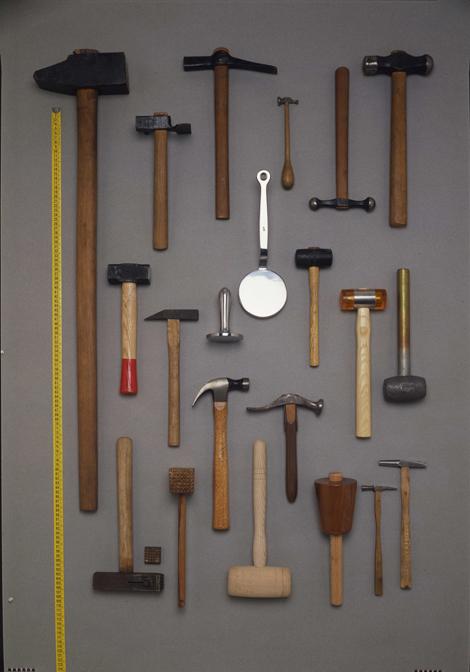 Vari esempi di martelli, dalla collezione di A. Castiglioni