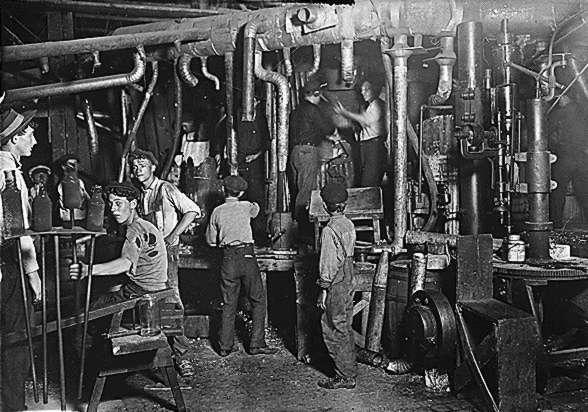 Ph Lewis Hine.