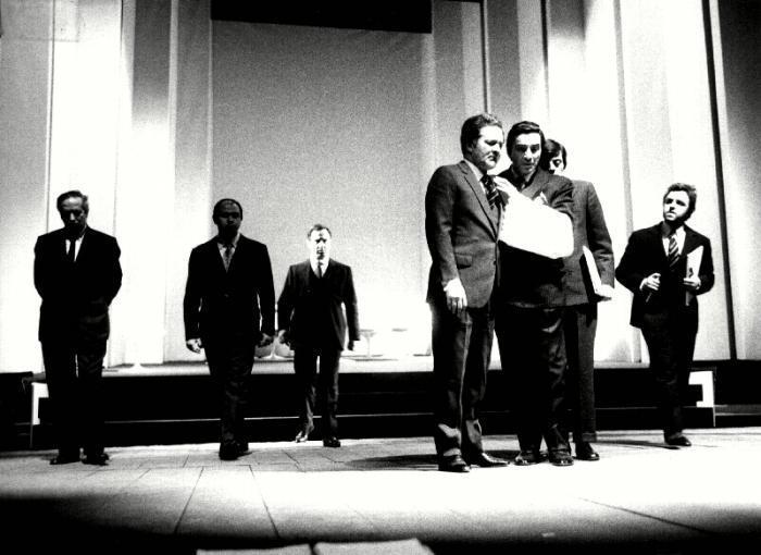 Il crack, ph. Luigi Ciminaghi, Archivio Piccolo Teatro Milano.