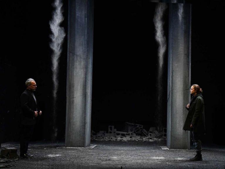 Andrea Di Casa e Federica Rosellini in “Guerra santa”, ph. Umberto Fravetto.