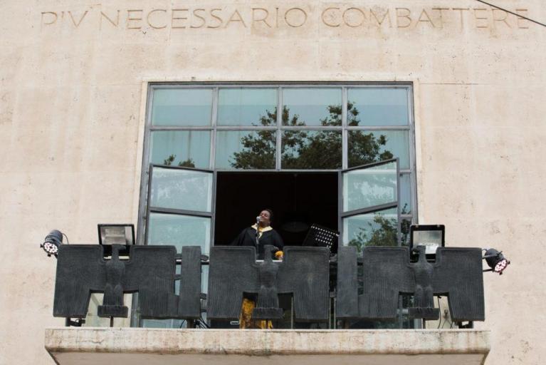 Sofia Jernberg affacciata al balcone delle Aquile di WEGIL.