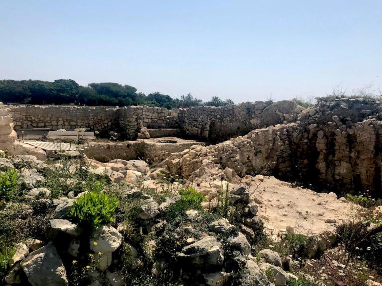 Resti archeologici di Roca vecchia.