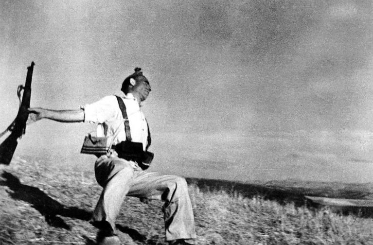 Il miliziano colpito a morte, Robert Capa.