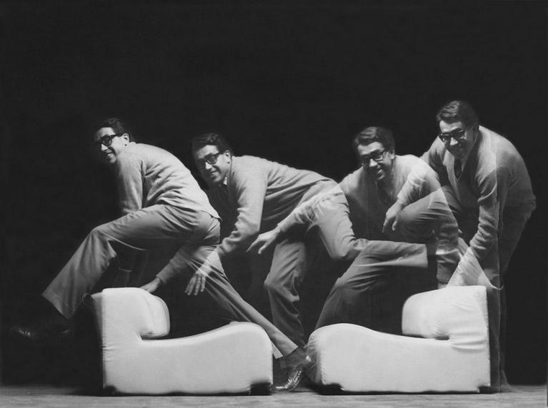 Mauro Masera, fotografia del divano Lombrico di Marco Zanuso per C&B, art director Enrico Trabacchi, 1967, © Mauro Masera Università IUAV di Venezia, Archivio Progetti.