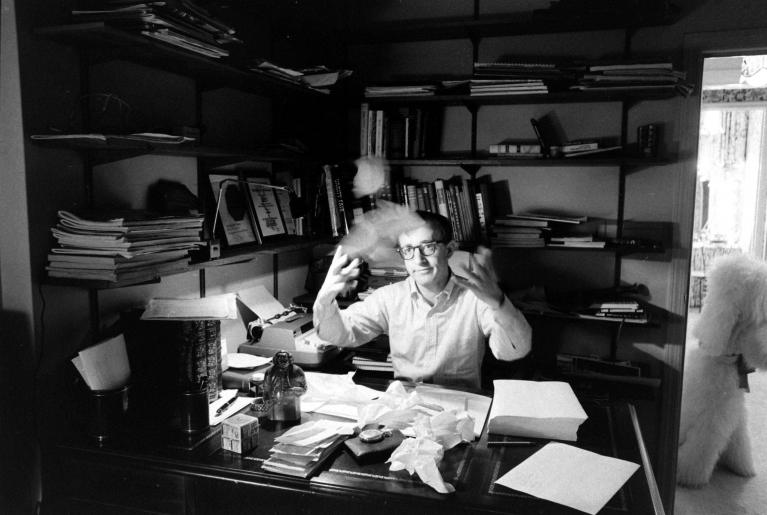 Allen al lavoro nel suo studio, 1967.