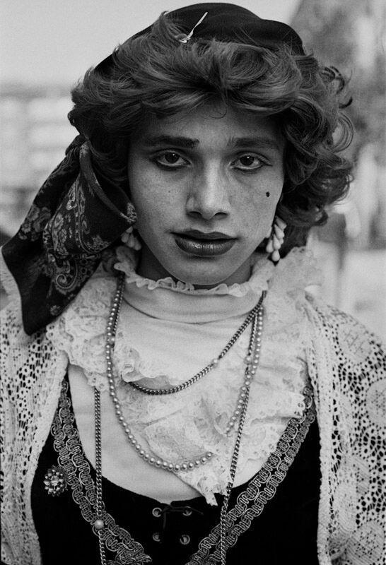 Marialba Russo, Travestimento, 34 stampe ai sali d'argento, 24x30 cm, 1975-1980.