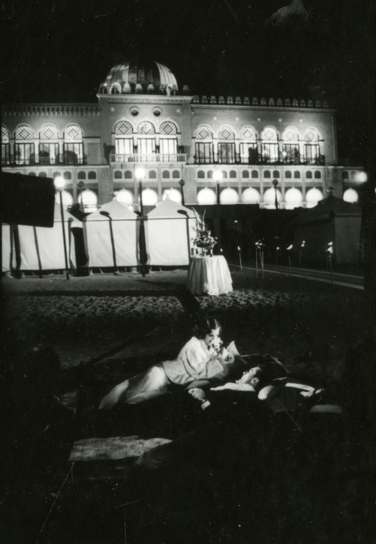 Elizabeth McGovern e Robert De Niro in “C’era una volta in America” (© Fondazione Cineteca di Bologna / Fondo Angelo Novi).