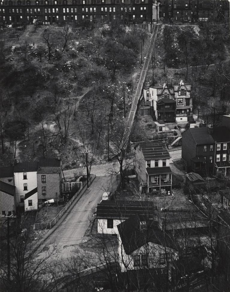W. Eugene Smith, USA, 1918-1978 Area residenziale / City Housing, 1955-1957 Stampa ai sali d’argento / gelatin silver print 33.97 x 26.67 cm Carnegie Museum of Art, Pittsburgh Gift of the Carnegie Library of Pittsburgh © W. Eugene Smith / Magnum Photos.