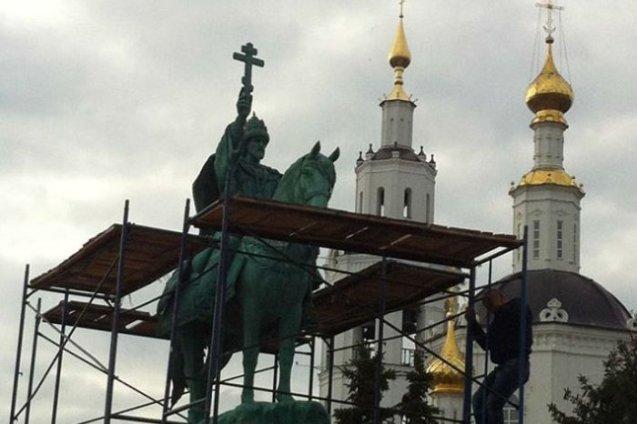 Monumento a san Vladimir, Mosca.