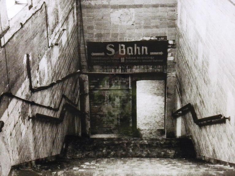 L’accesso murato alla stazione S-Bahn di Nordbahnhof.
