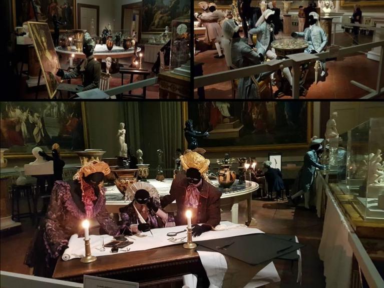 Sala del Grand Tour: gruppi di manichini in costumi settecenteschi. Dai viaggiatori stranieri, Napoli era allora percepita come un luogo mitico ed esotico, per la presenza del Vesuvio e degli altri fenomeni vulcanici, dei Campi Flegrei e della Solfatara di Pozzuoli, ma anche, e soprattutto, per le rovine di Ercolano e di Pompei e per il Lago d’Averno, che, secondo la tradizione classica, dava accesso all’Ade (Virgilio, Eneide, Liber VI; Dante Alighieri, Inferno).