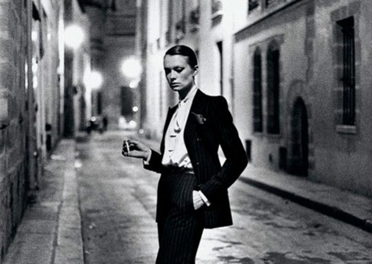 Ph Helmut Newton.
