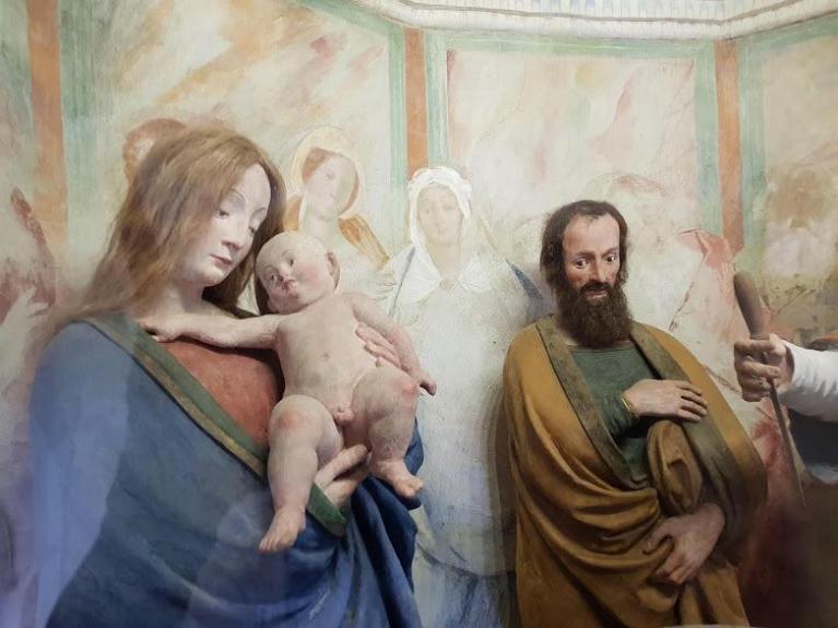 Sacro Monte di Varallo, Cappella della Ciconcisione, statue in terracotta policroma e pitture murali di Gaudenzio Ferrari, 1512, 1513 circa.