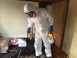 Un operatore di tokusō al lavoro.
