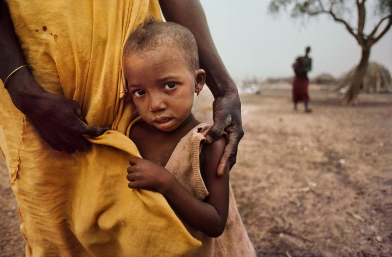 Ph Steve McCurry.