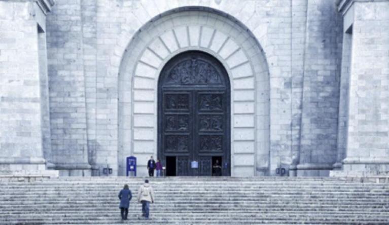 Unico ingresso alla basilica.