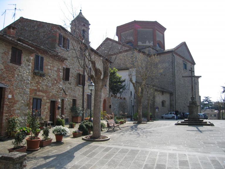 Piazza del Tribunale, Lucignano