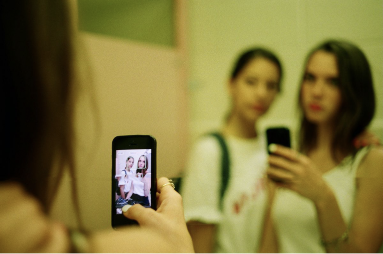 Ph Petra Collins.