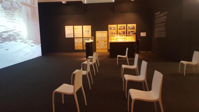Una delle Stanze dell’architettura. Vi si intravvede un angolo del video dedicato al progetto della Headquarters for Arsoa Co. Cosmetics, a Kobuchizawa. (ph. MLG)