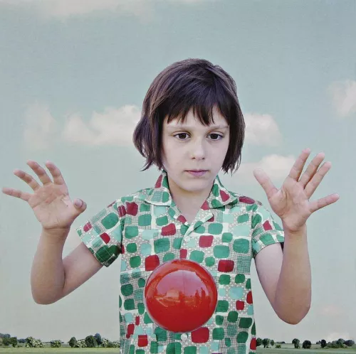 Ph Loretta Lux.