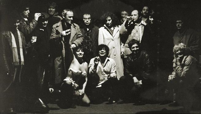 Foto di gruppo al Teatro Beat ’72