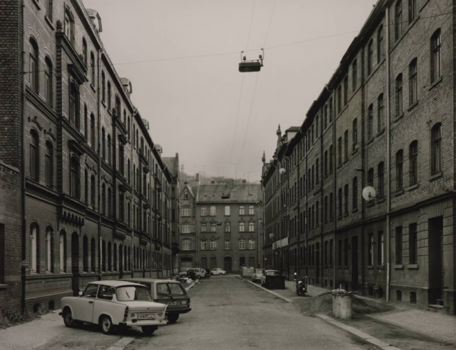 Thomas Struth, Hermannsgarten, Weissenfels 1991