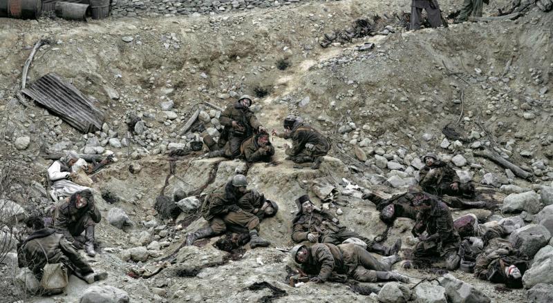 Jeff Wall, Dead Troops Talk (A vision after an ambush of a Red Army patrol, near Moqor, Afghanistan, winter 1986), 1992