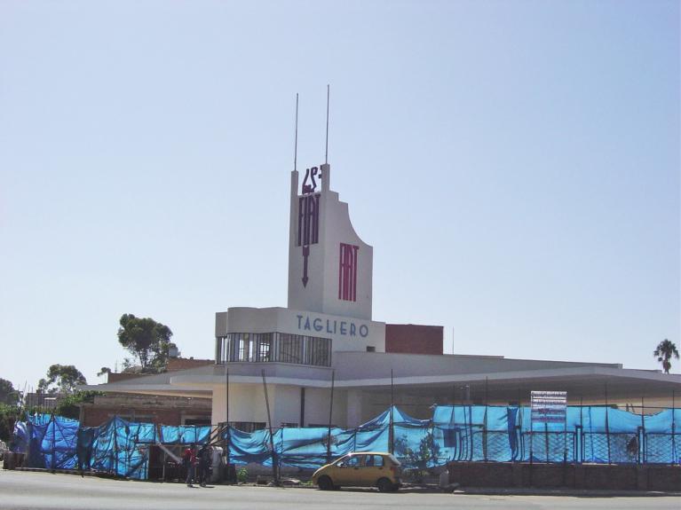 Foto di Missla Libsekal. Fiat Tagliero, Asmara, Eritrea, 2004.