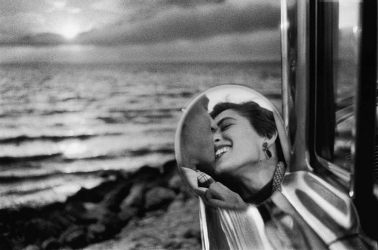 Elliott Erwitt, Santa Monica California, 1955, © Elliott Erwitt and Magnum Photos.