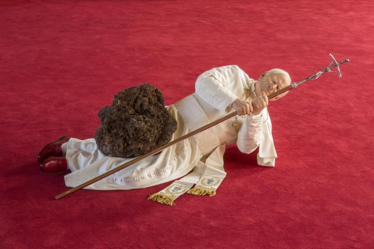 Maurizio Cattelan: Torno subito | Doppiozero
