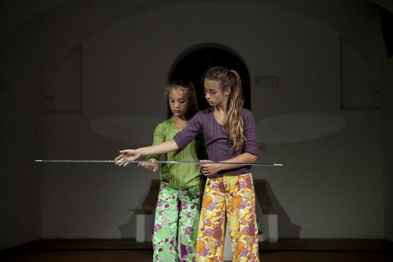 In ascolto. Ph. di Ilaria Scarpa
