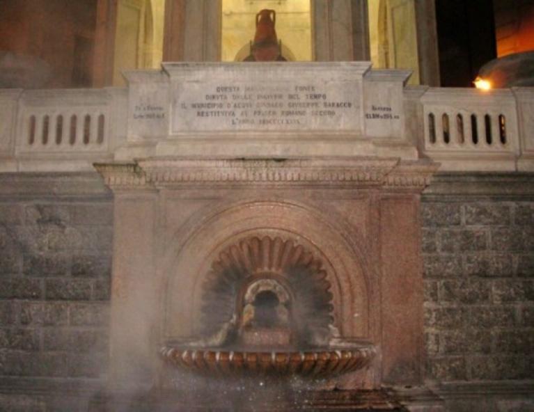 La Bollente, Acqui Terme (AL). Gli abitanti di Aqui vengono chiamati "sgaientò", cioè scottati. Foto di Bloody Heller.