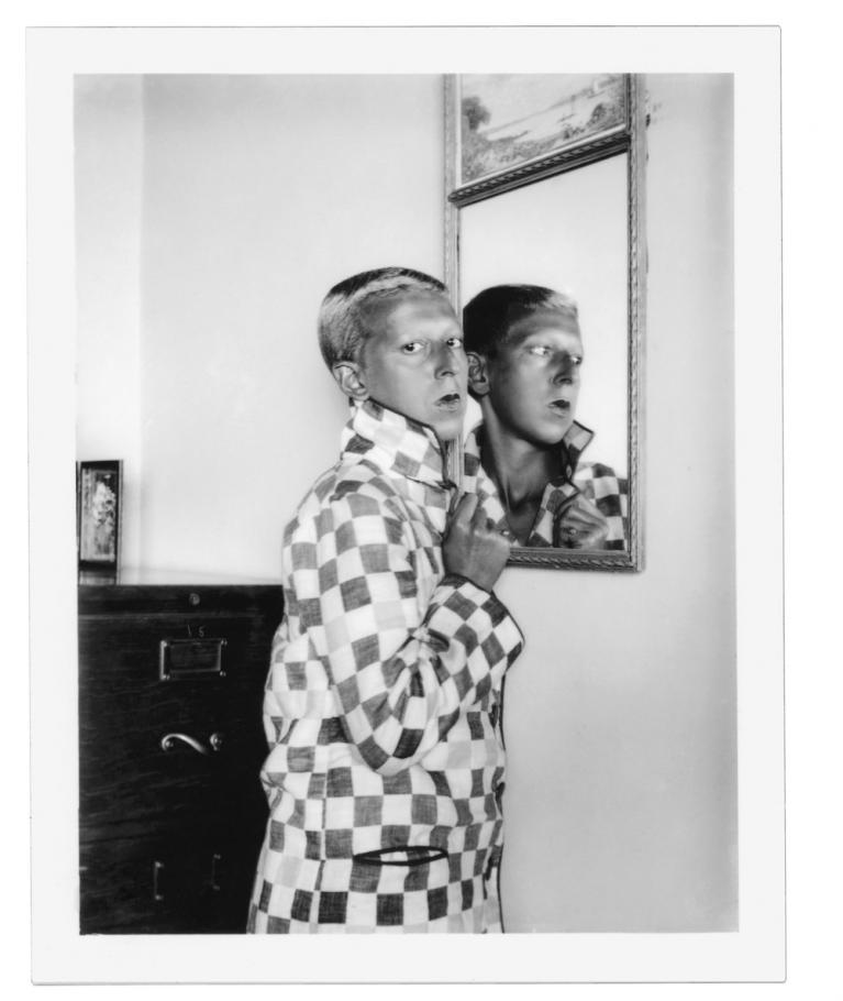 Claude Cahun, Autoritratto davanti allo specchio