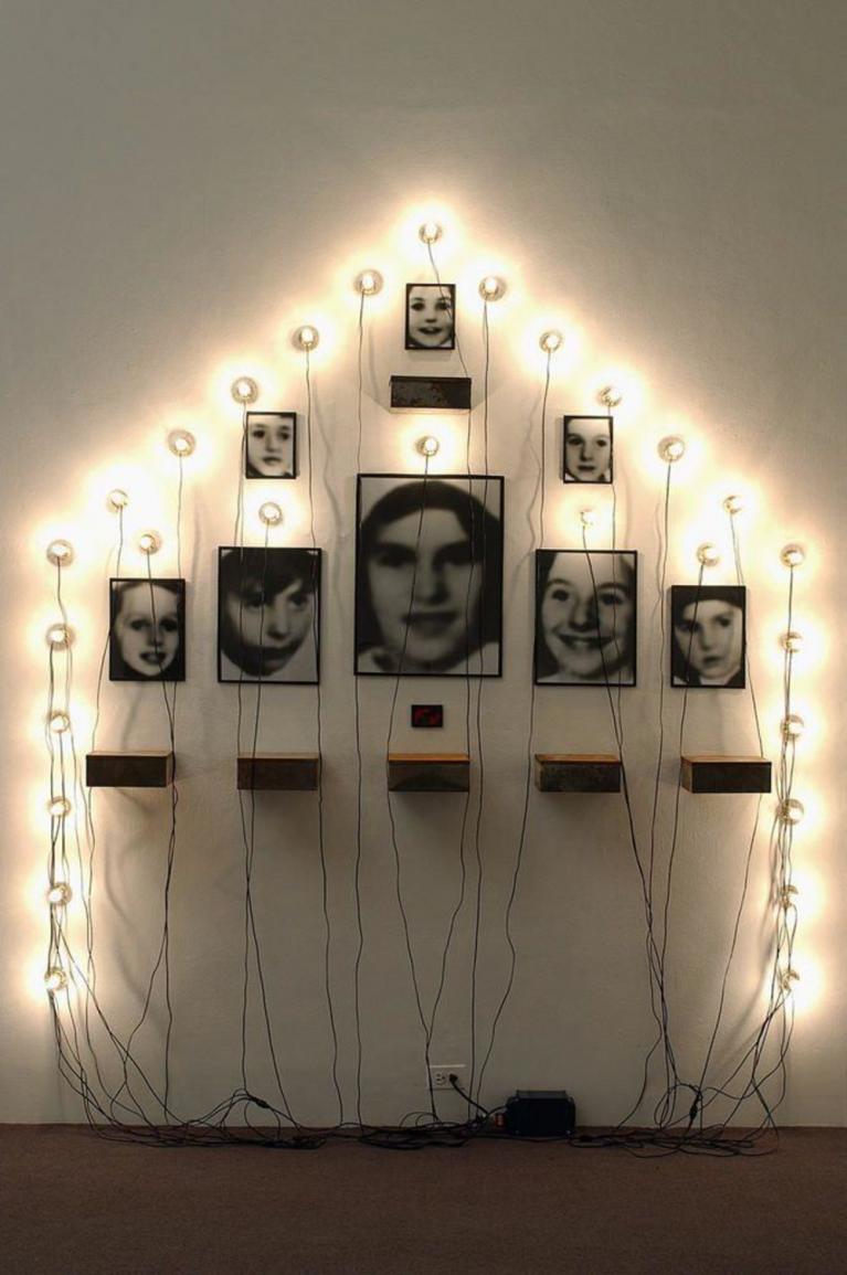 Christian Boltanski, Monument, 1989.