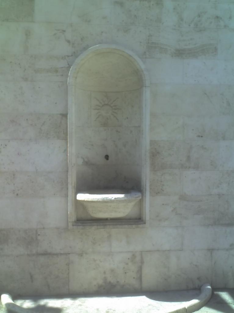 Fontanella di Piazza Piccinino, Perugia.