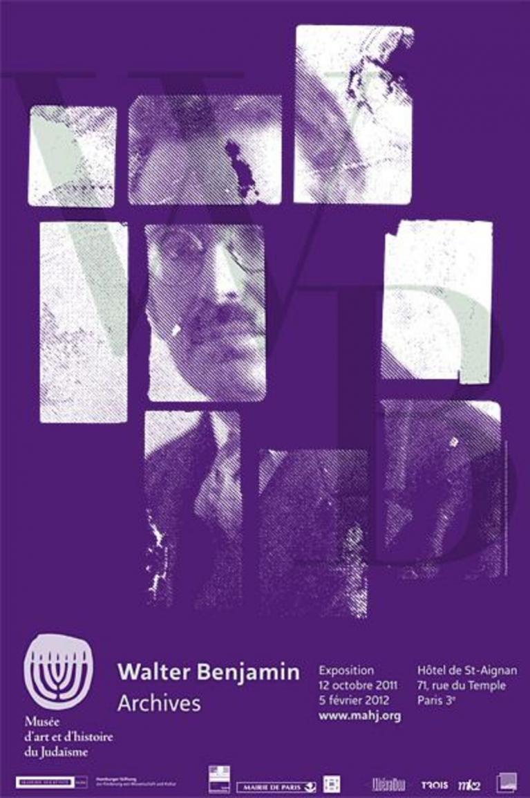 Manifesto della mostra "Walter Benjamin Archives", Fotografia del passaporto di Walter Benjamin, Berlino 1928. In alto, foto 1. Appunti sull'aura; foto 2. Kurt Schwitters, 1947; foto 3. Benjamin in uno scatto di Gisèle Freund a Pontigny; foto 4. Arno Gisinger, Port Bou 2005.