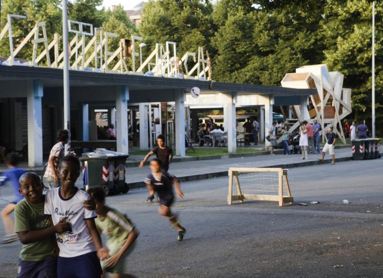 Cantiere Barca, Raumlabor Berlin, 2011-2013, via Anglesio, Torino, mediazione culturale di Giulia Majolino e Alessandra Giannandrea, a cura di a.titolo e Maurizio Cilli. Foto Raumlabor.