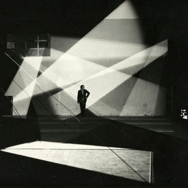 Simone Carella, Luci della città, 1976 spettacolo realizzato per la Rassegna Teatrale di Cosenza