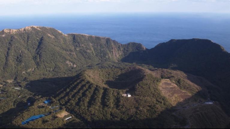 Una veduta aerea mozzafiato da AOGASHIMA (2018).