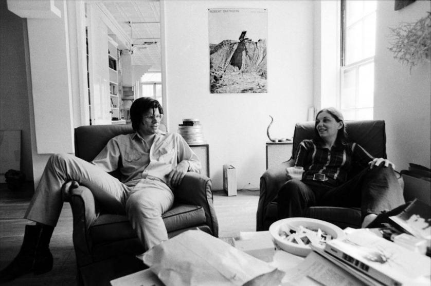 Robert Smithson e Nancy Holt, New York, 1970, foto di Gianfranco Gorgoni.