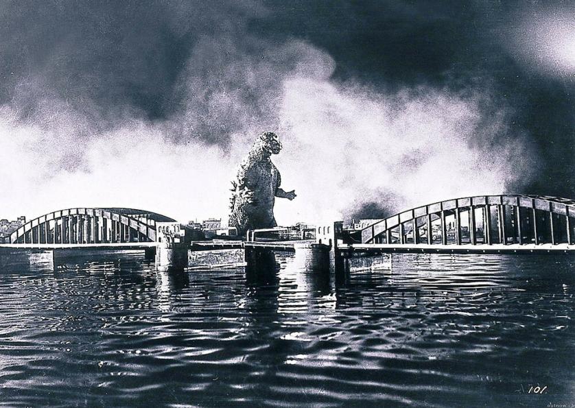 una scena dal film Godzilla, 1954