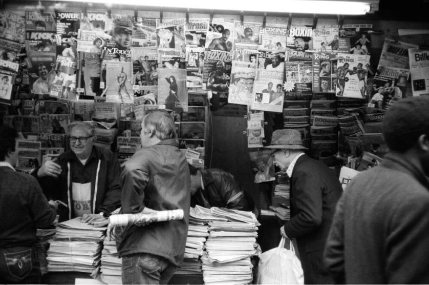 1280px-1982_newsstand_nyc_usa_by_vaticanus_333445080.jpg