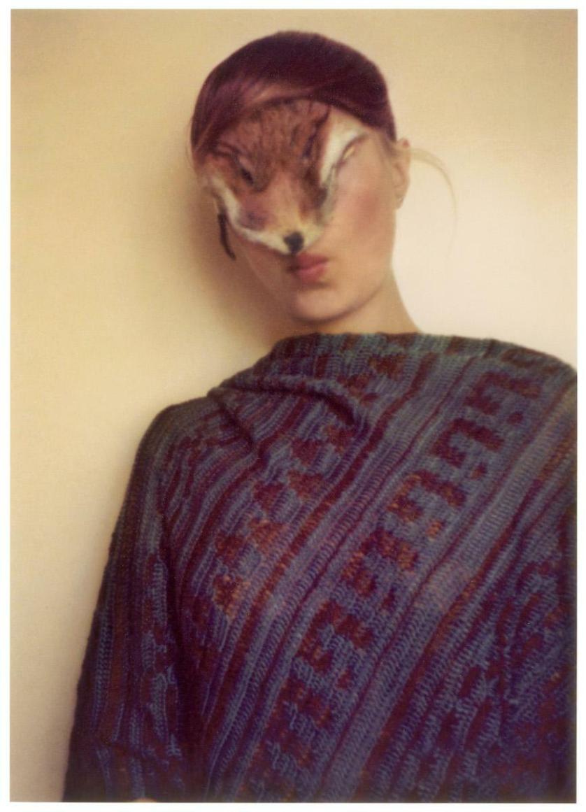 Birgit Jürgenssen Ohne Titel (Selbst mit Fellchen) / Senza titolo (Io con pelliccetta), 1974-77 Fotografia a colori Cm 18 x 13 Estate Birgit Jürgenssen (ph679) Courtesy Galerie Hubert Winter, Vienna © Estate Birgit Jürgenssen by SIAE 2019.