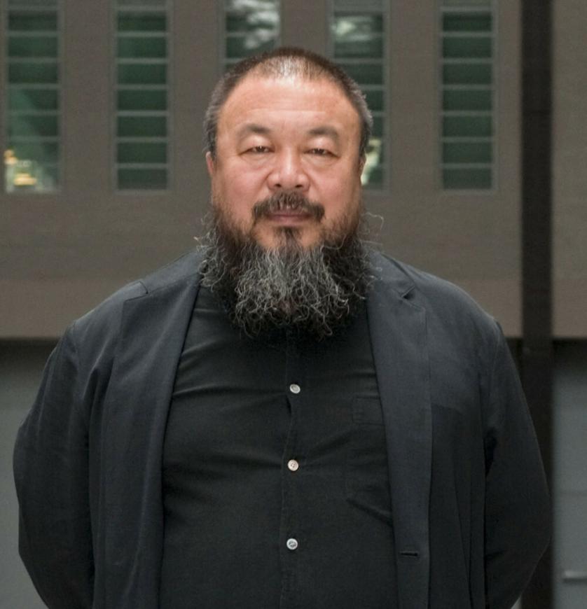 2010 ai weiwei-portrait small.jpg